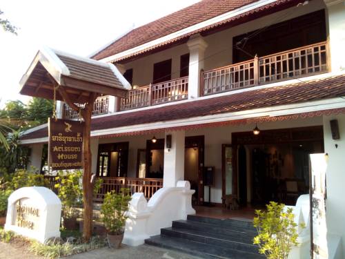 Luang Prabang Laos VIP Hotel code promo booking.com